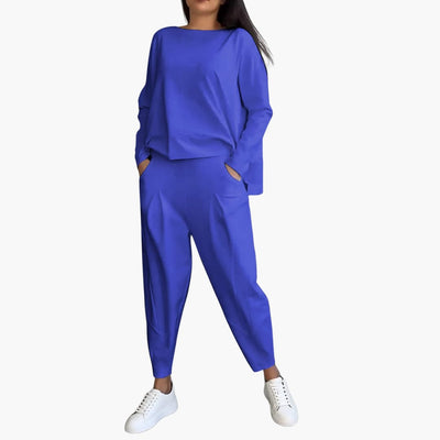 Cloe - Comfortable Two-piece Set With Round Neckline