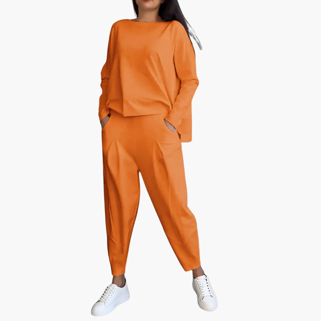 Cloe - Comfortable Two-piece Set With Round Neckline