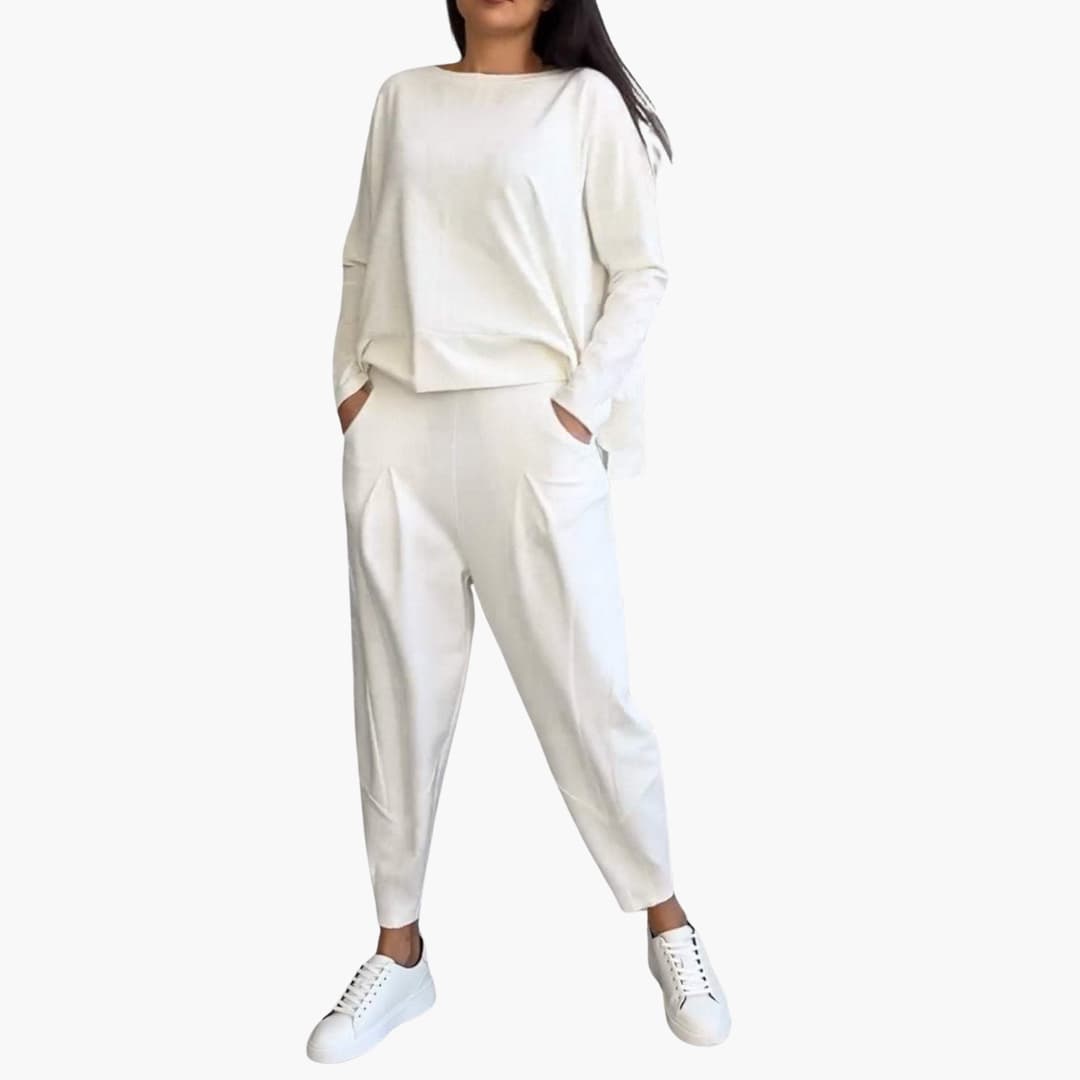 Cloe - Comfortable Two-piece Set With Round Neckline