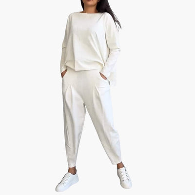 Cloe - Comfortable Two-piece Set With Round Neckline
