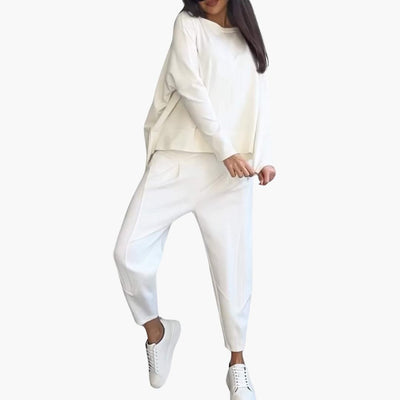 Cloe - Comfortable Two-piece Set With Round Neckline