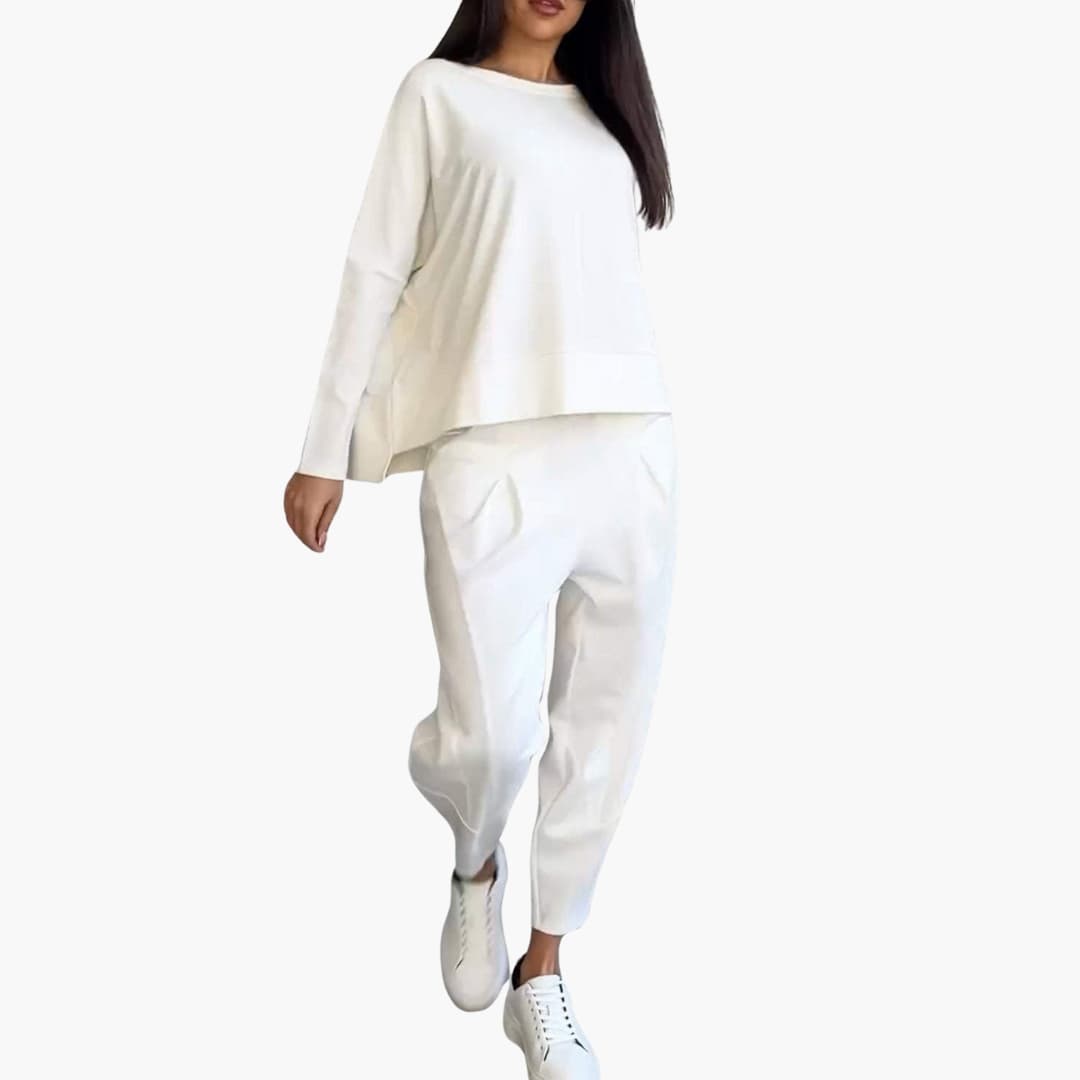 Cloe - Comfortable Two-piece Set With Round Neckline