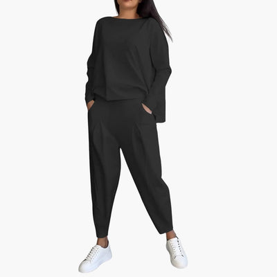 Cloe - Comfortable Two-piece Set With Round Neckline