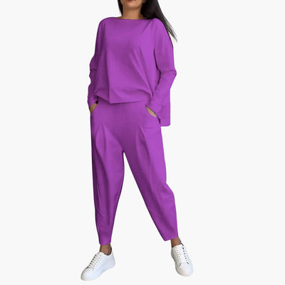 Cloe - Comfortable Two-piece Set With Round Neckline