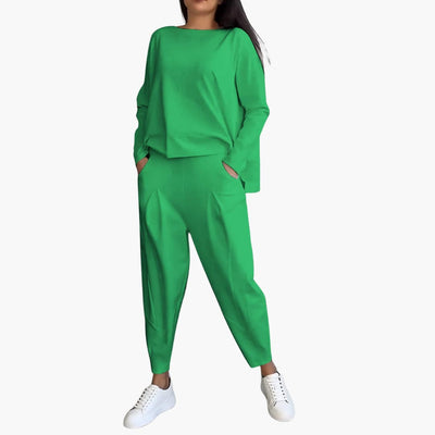 Cloe - Comfortable Two-piece Set With Round Neckline